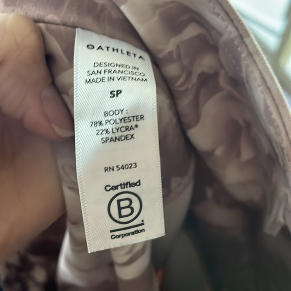 Athleta Elation Printed Tight in Antoinette Velvety Pink Size Small - Picture 6 of 12